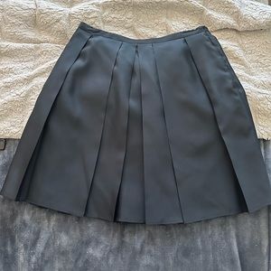 Beautiful and authentic Burberry pleated silk blend skirt size 10